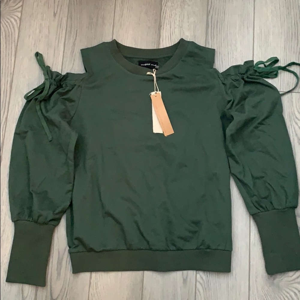⭐️SALE⭐️Green Cold Shoulder Sweatshirt
